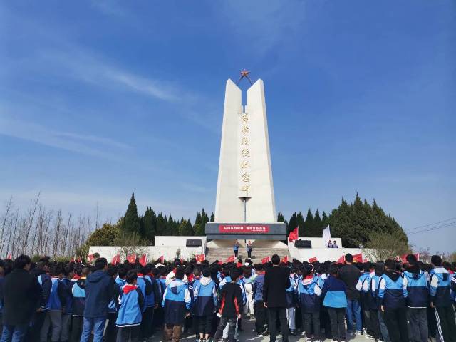 高沟镇：弘扬英烈精神  赓续红色血脉.jpg