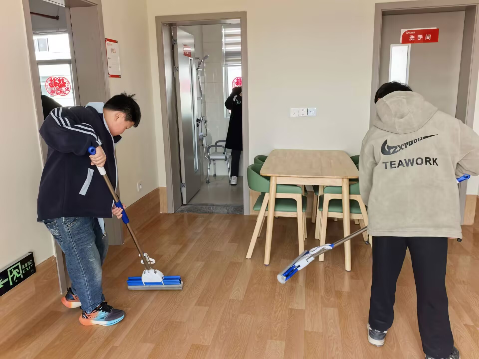 FCF68047B40C6D576BB45C061BEF9629.jpg FCF68047B40C6D576BB45C061BEF9629.jpg